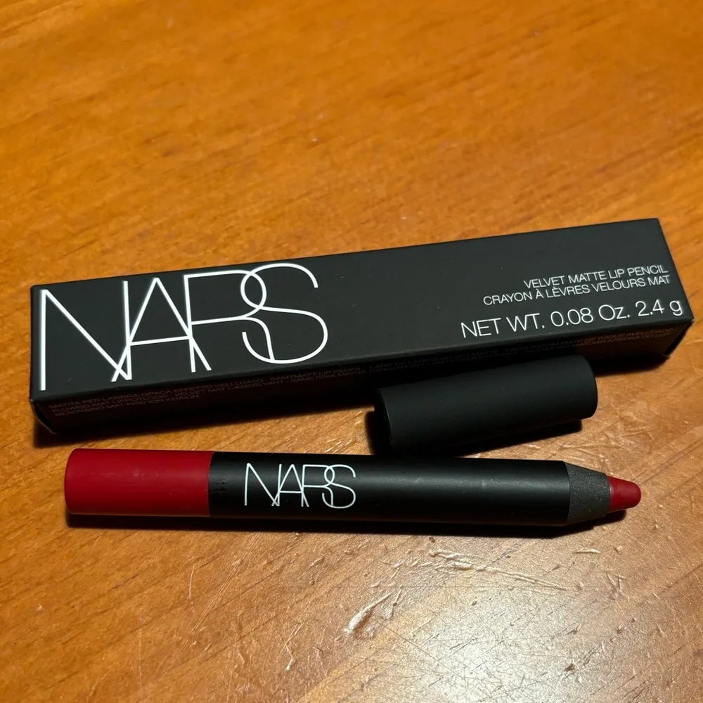NARS Velvet Matte Lip Pencil Cruella
